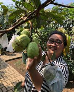 Ibu Marsinah (Surabaya)