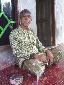 Pak Rahmat (62 Tahun)