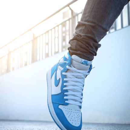 NIKE AIR JORDAN 1 SKY BLUE