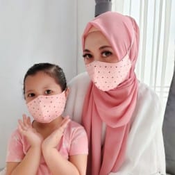 Ibu Rosalia Yulia, Makassar