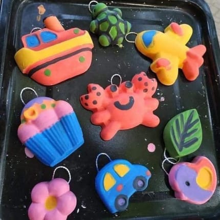 BONEKA MEWARNAI KARAKTER