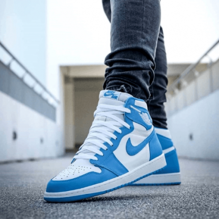 NIKE AIR JORDAN 1 SKY BLUE