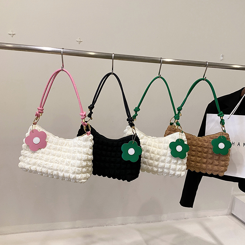 Tas Pluffy Cantik ✨ logo