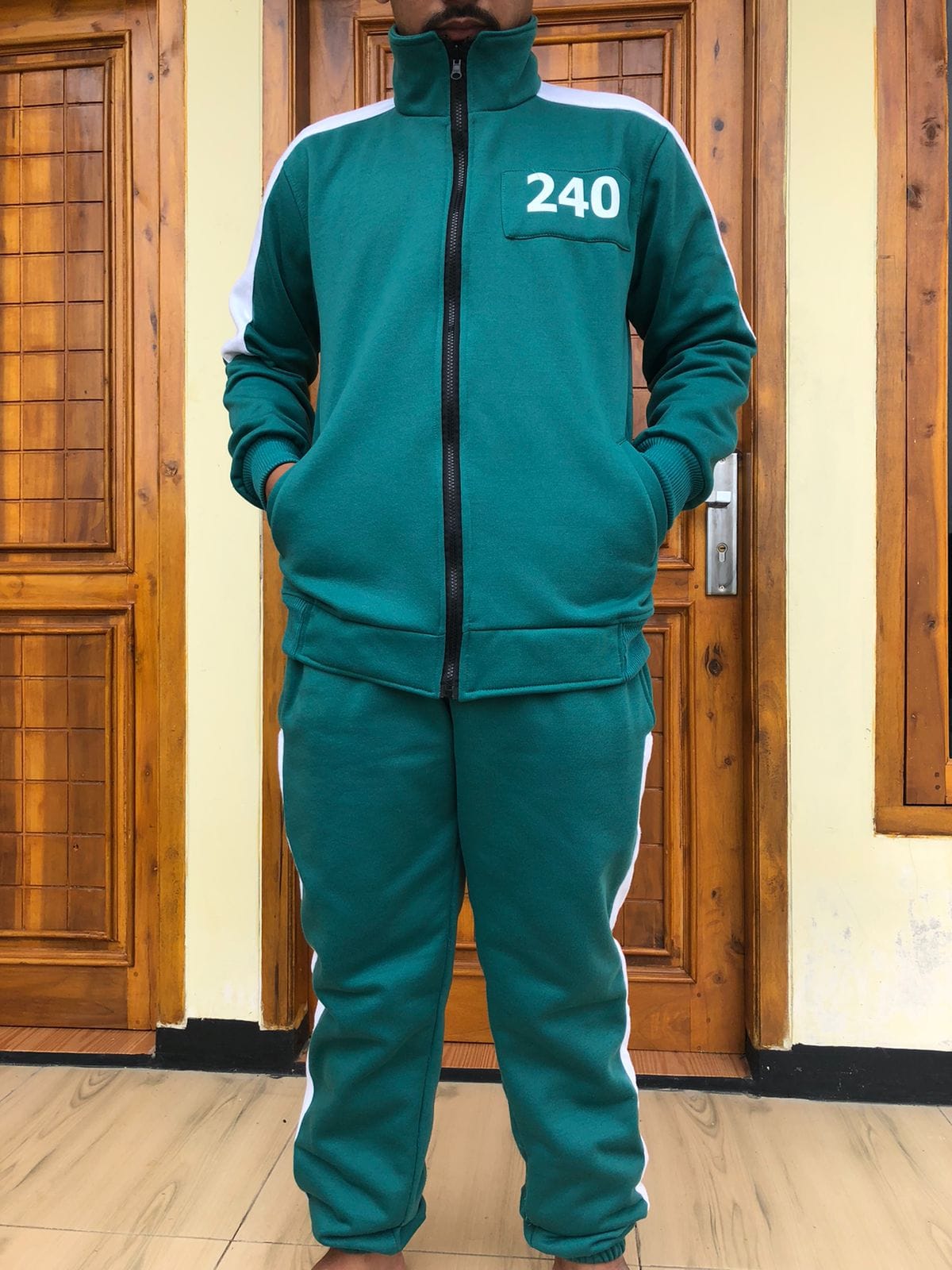 SETELAN JAKET CELANA SQUID GAME PRIA WANITA TERLARIS 2025 BEBAS KODE