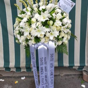 Standing flower SF17 logo