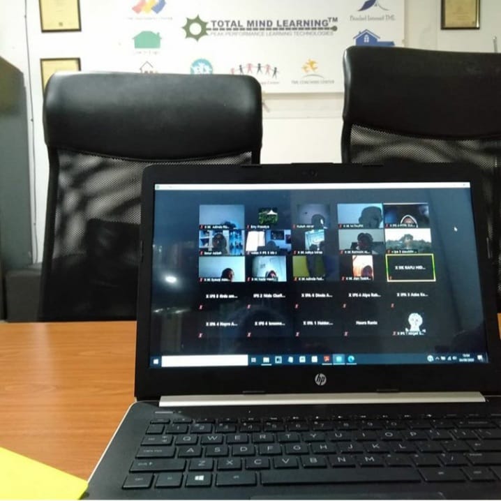 KONSULTASI AUTISME ONLINE DENGAN RTH-TML
