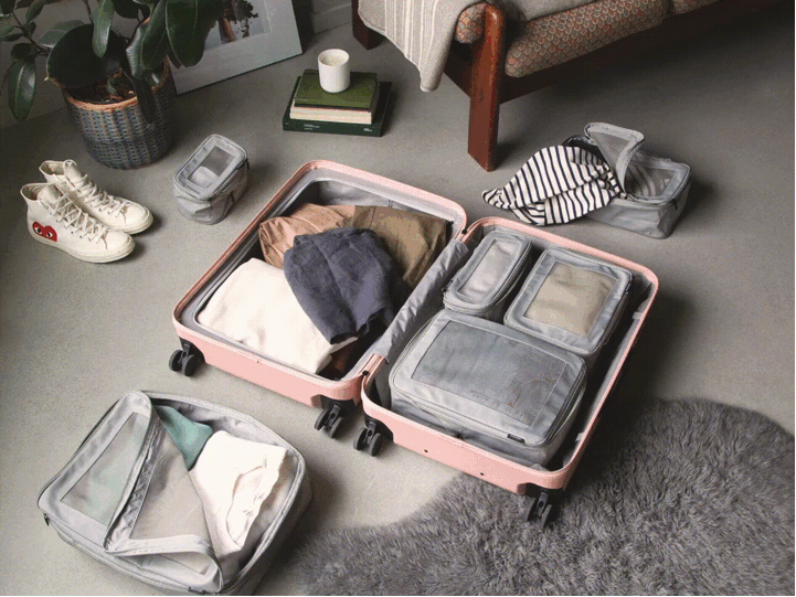 Travel Set Cubes
