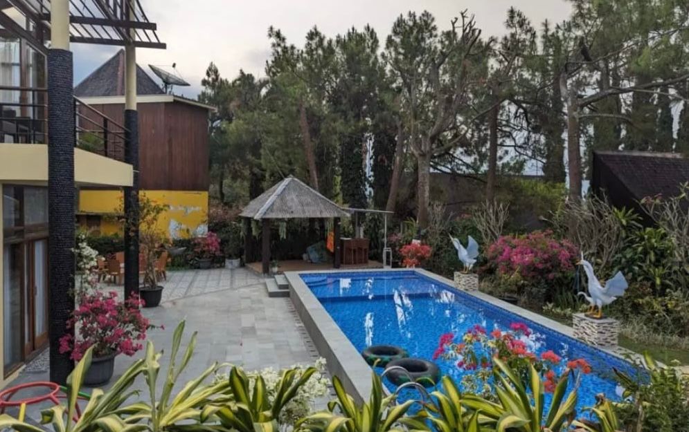 Villa CLUB BUNGA_Kota Batu