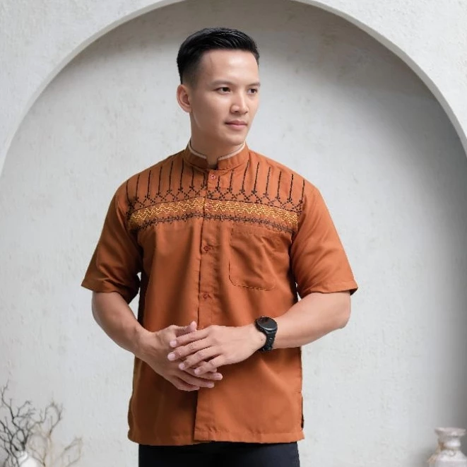 Koko Bordir Lengan Pendek Original Bonus Sarung Tenun & Peci Rajut-ax