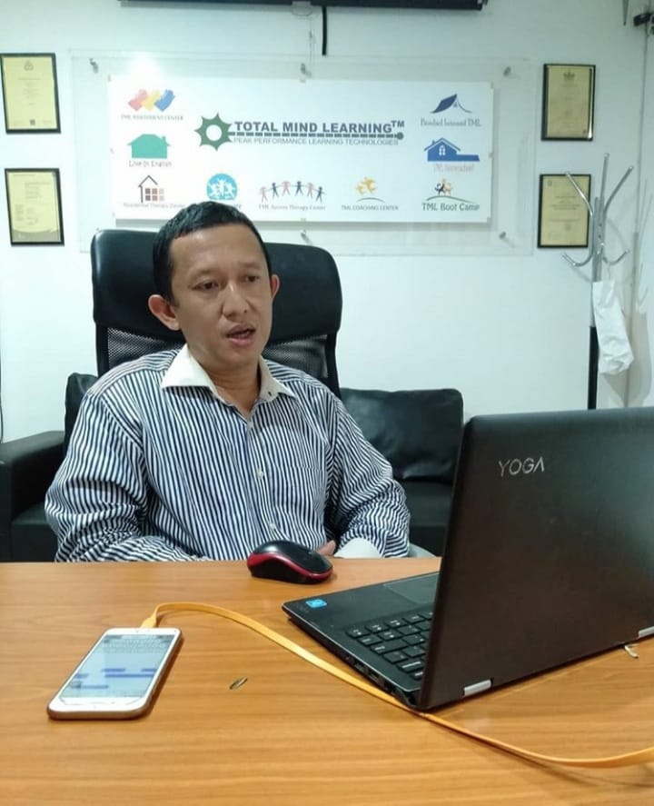 KONSULTASI AUTISME ONLINE DENGAN RTH-TML