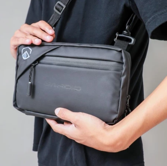Gardio Tas Selempang serbaguna New logo