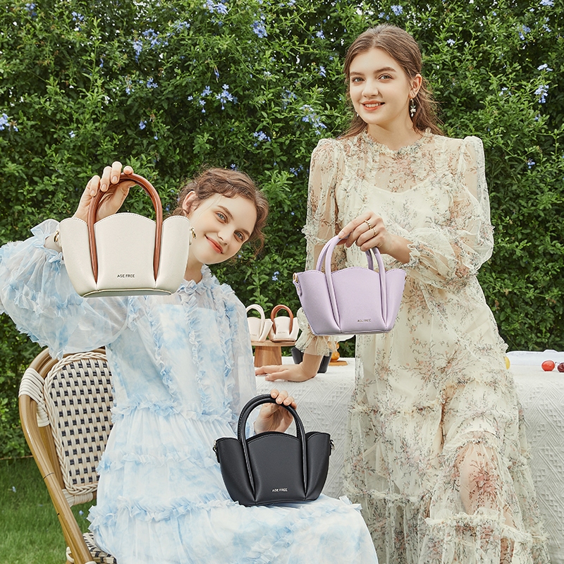 Tas Kulit Mikha logo