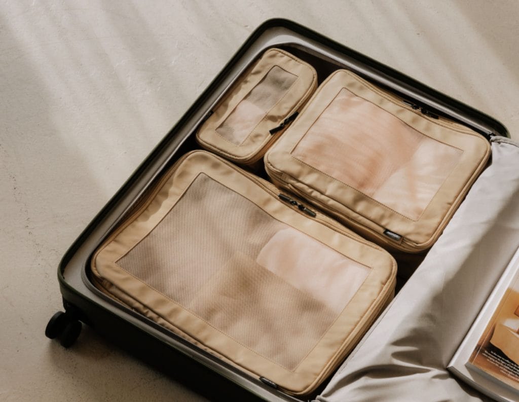 Travel Set Cubes