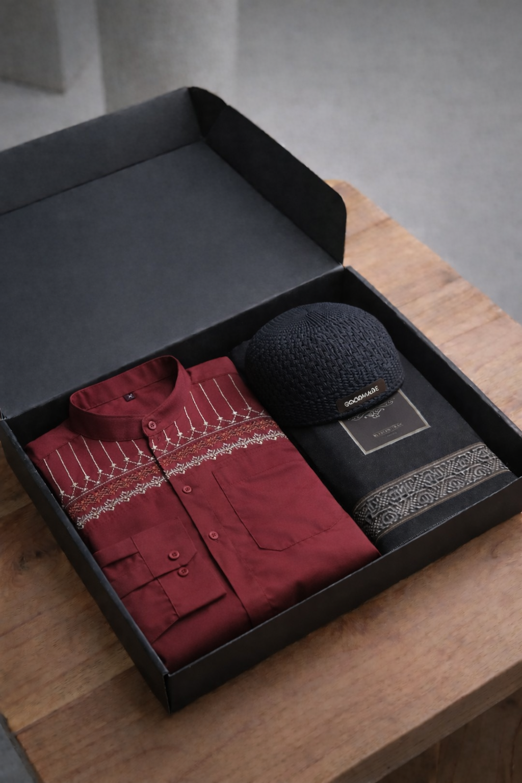 Koko Bordir Lengan Pendek Original Bonus Sarung Tenun & Peci Rajut-ax