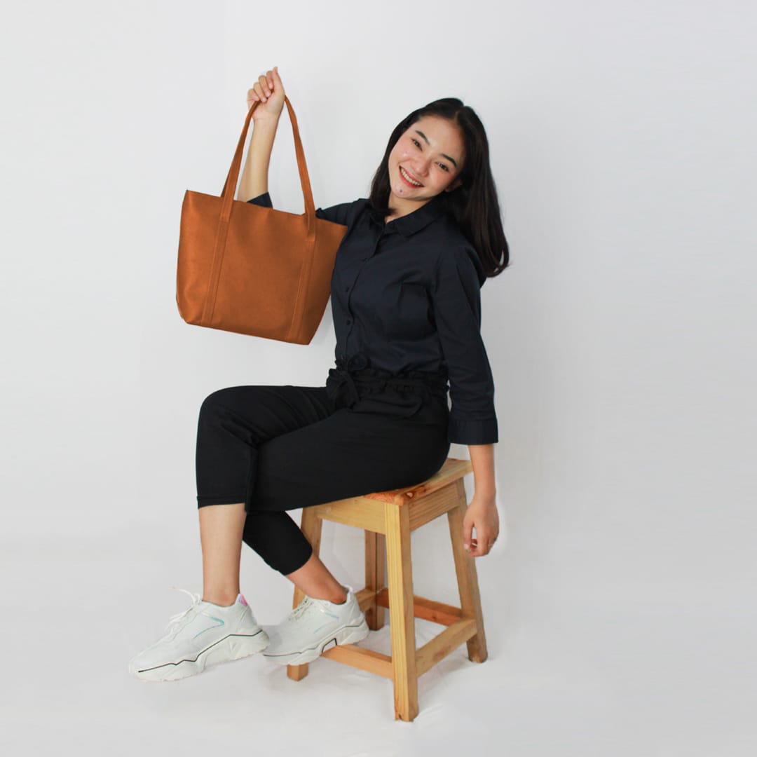 [VELICIA] Dekimo Tan Tote Bag