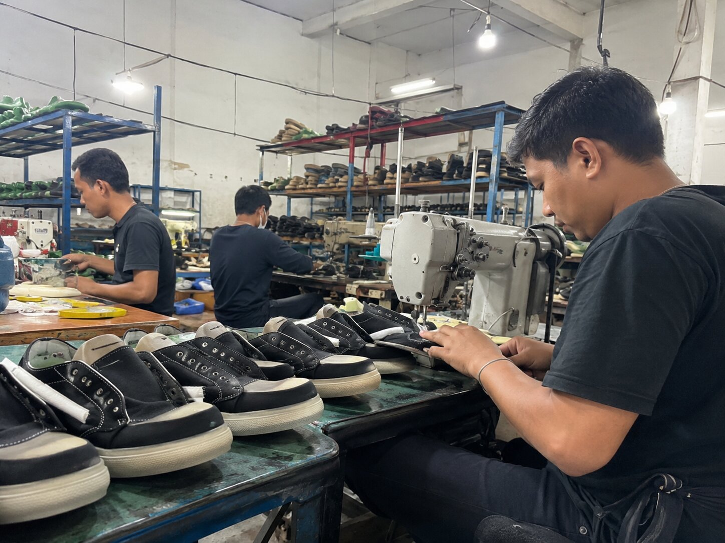 Produksi Sepatu Lokal Jdmall